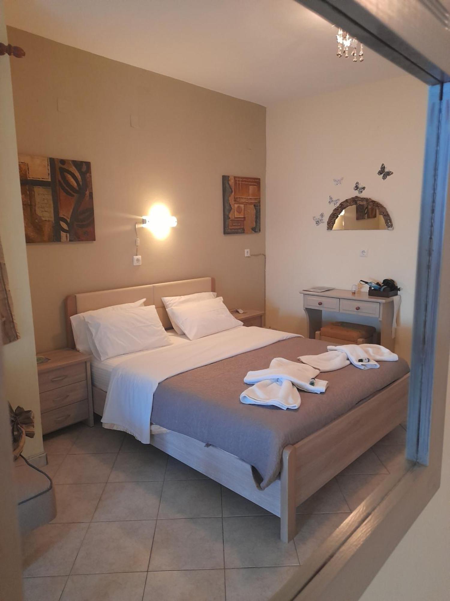 Aparthotel Delfini Akhladherí Exterior foto